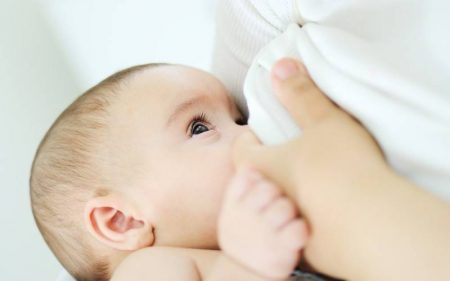 ¿Cuándo deberías empezar a destetar a tu bebé